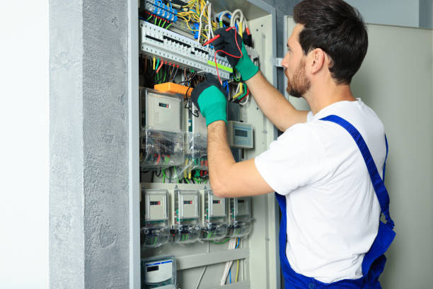 Best Emergency Electrical Repair  in Fort Thompson, SD